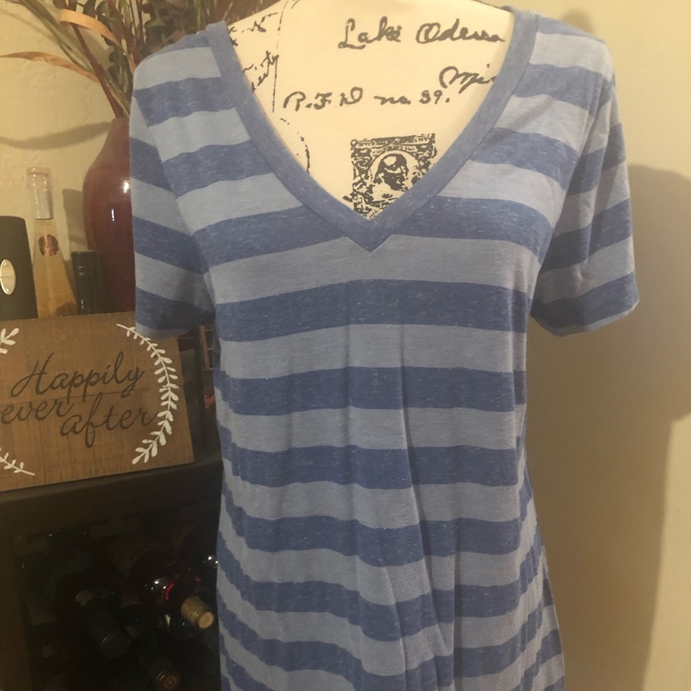 Old Navy Light and Dark Blue striped T-Shirt XL